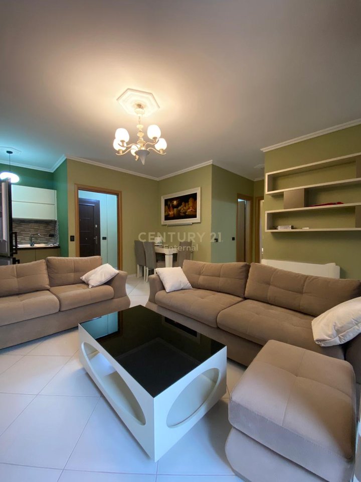 Shitet Apartament 2+1 ne Astir