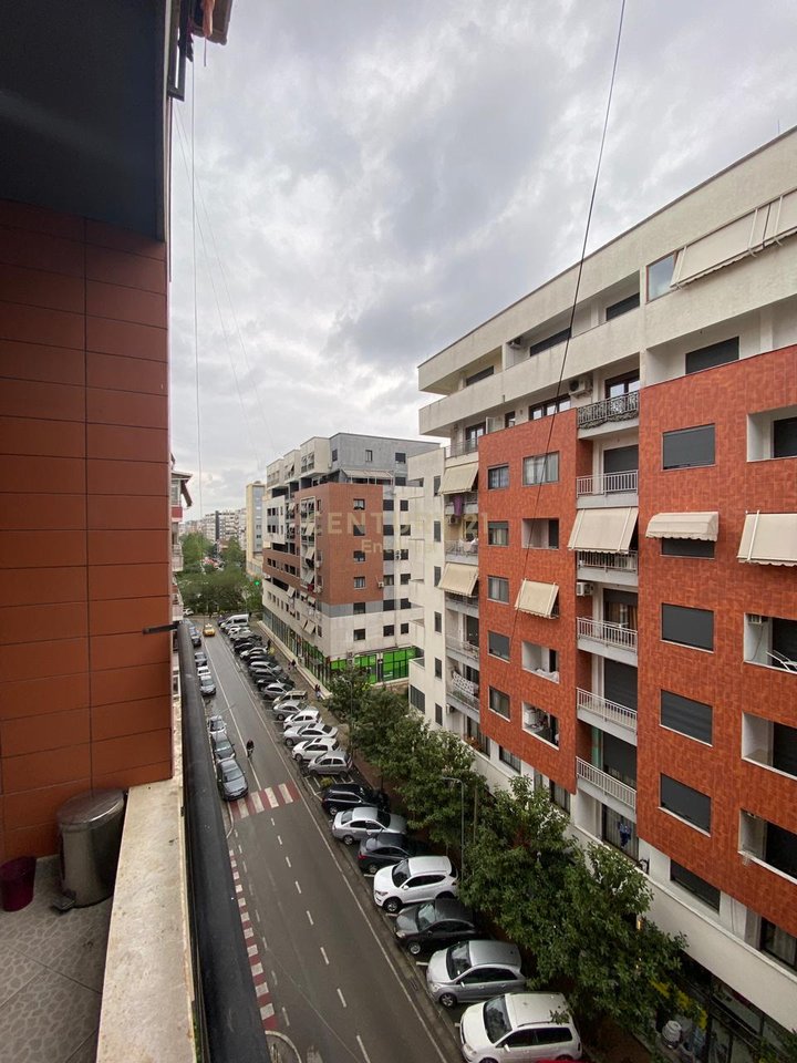 Shitet Apartament 2+1 ne Astir