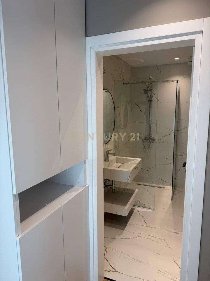 Shitet apartament 1+1  i mobiluar në Kompleksin Xheluks,Rruga e Elbasanit!