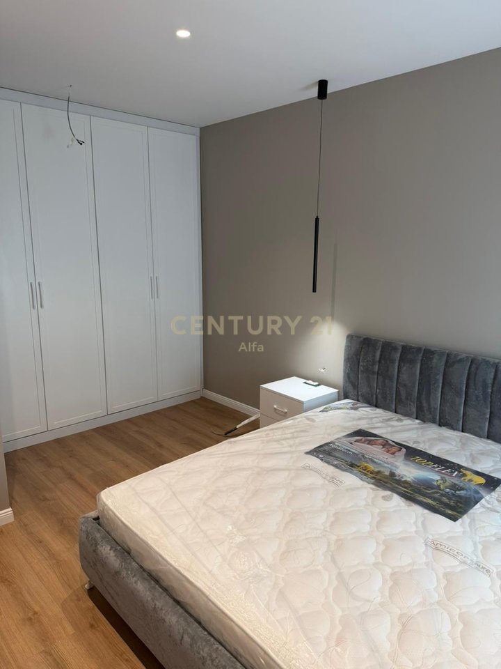 Shitet apartament 1+1  i mobiluar në Kompleksin Xheluks,Rruga e Elbasanit!