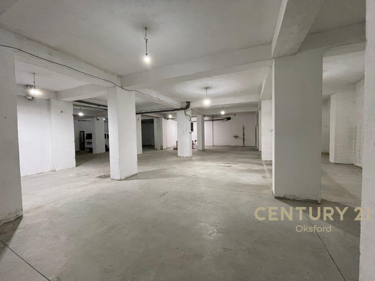 414M2 PARKING AREA FOR SALE IN FRESK