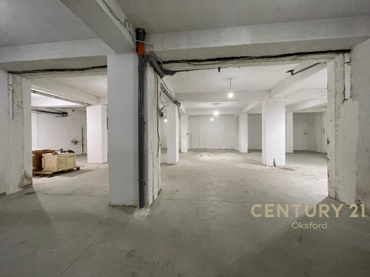 414M2 PARKING AREA FOR SALE IN FRESK