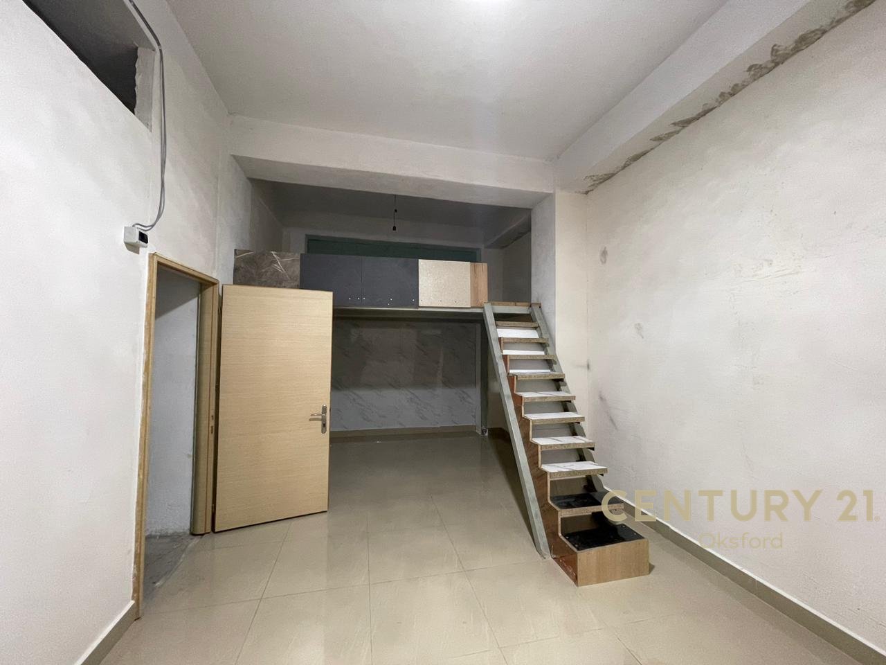 414M2 PARKING AREA FOR SALE IN FRESK