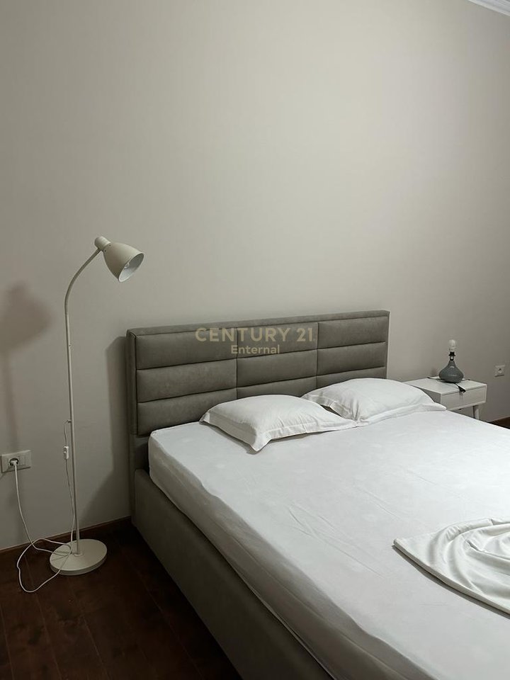 Jepet me Qera Apartament/Zyra  2+1+2 tek zona e ish Gardes