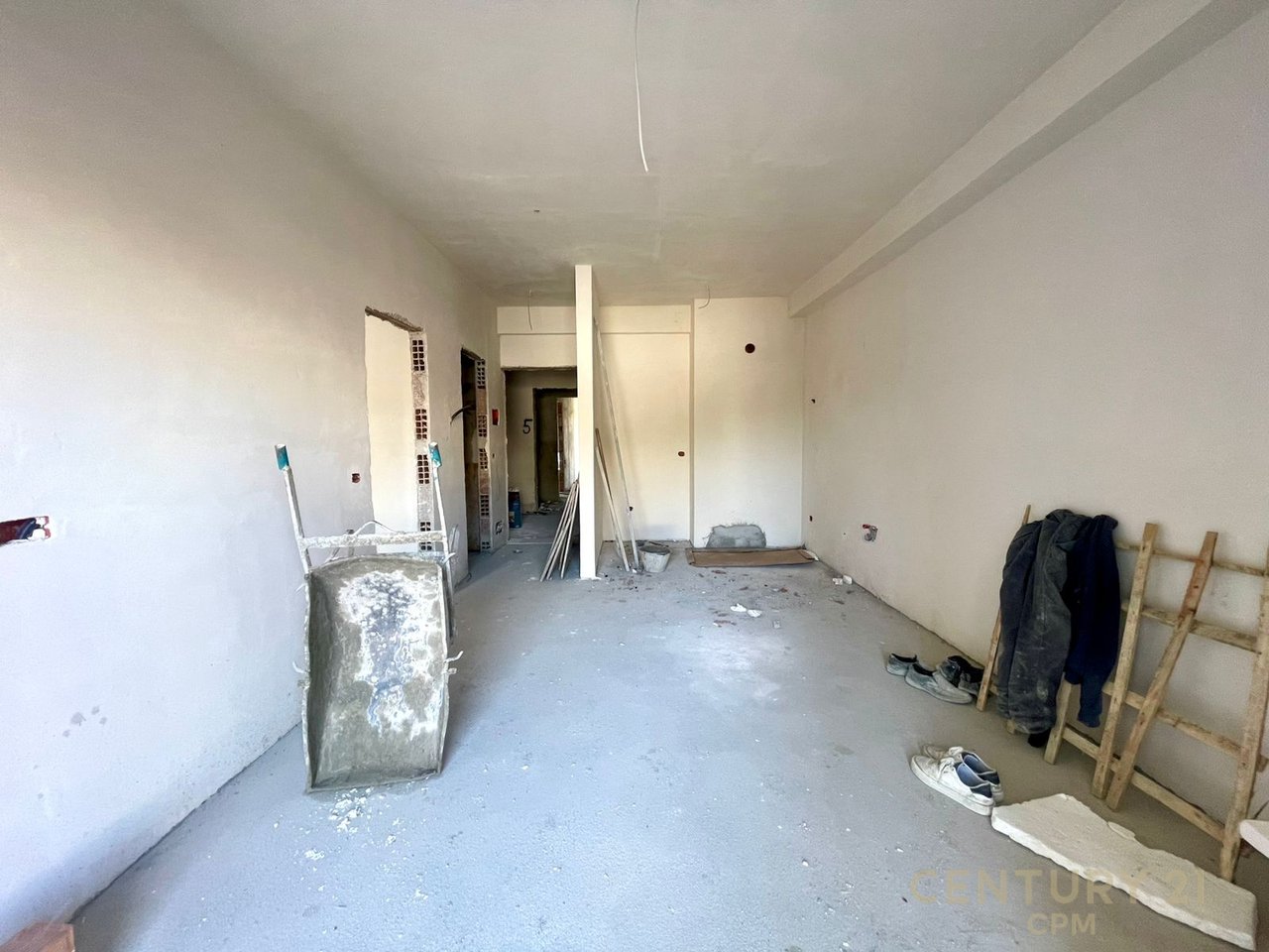 Appartamento 1+1 + veranda in vendita vicino alla Farmacia 10!