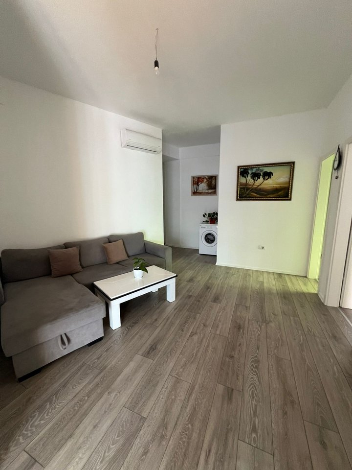 Apartament 2+1 Për Shitje në Ali Demi, Tiranë – 130,000€