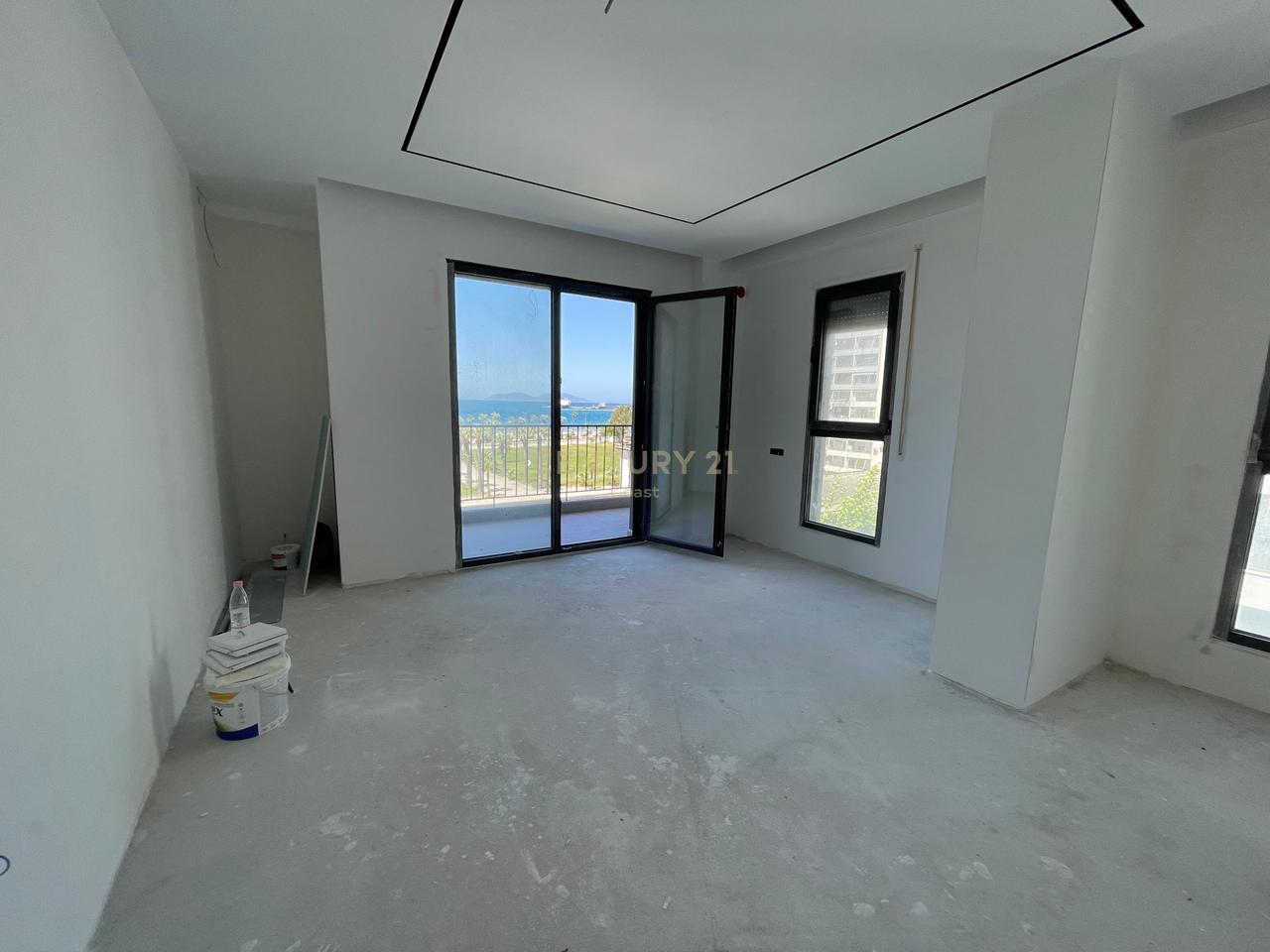 APARTAMENT LUKSOZ PREMIUM 2+1+2 NE SHITJE+GARAZH