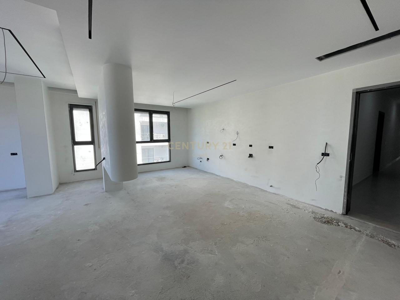 APARTAMENT LUKSOZ PREMIUM 2+1+2 NE SHITJE+GARAZH