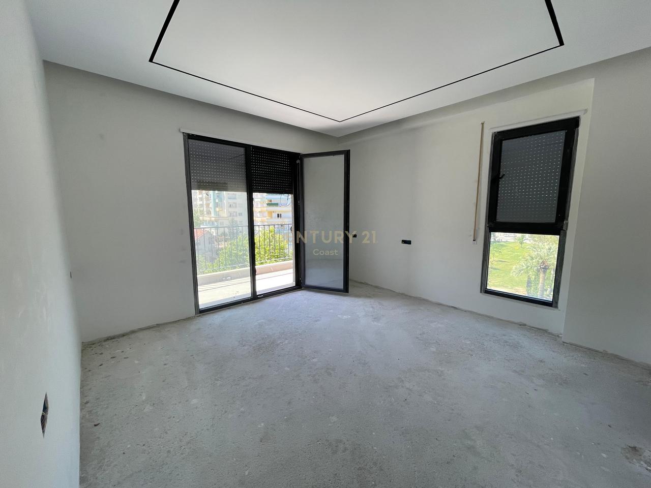 APARTAMENT LUKSOZ PREMIUM 2+1+2 NE SHITJE+GARAZH