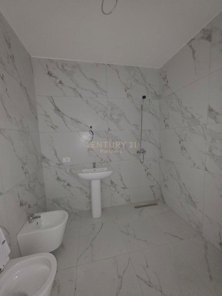 APPARTAMENTO 2+1 + POSTO AUTO ALL'ALBULENA RESIDENCE, PASKUQAN.
