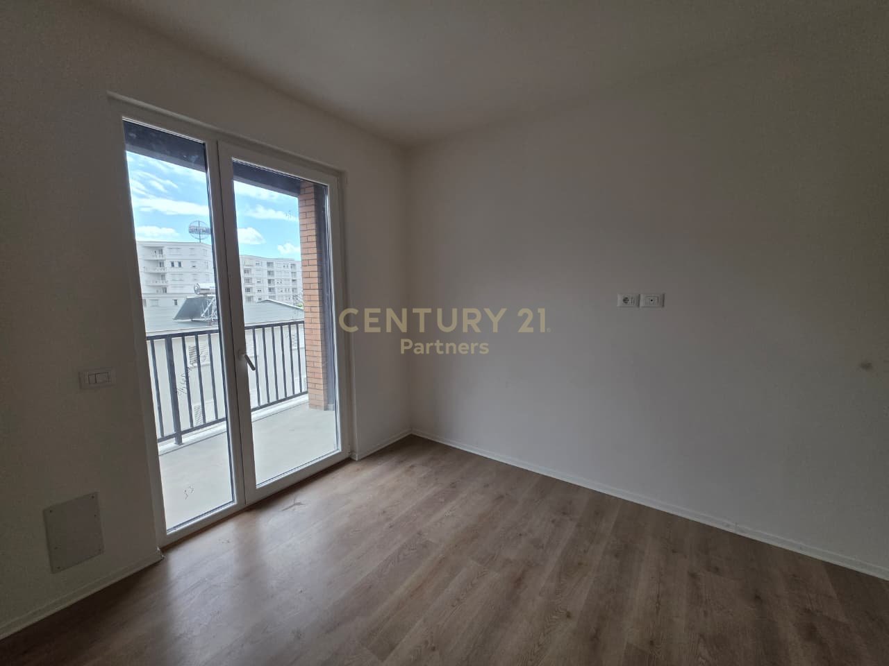APPARTAMENTO 2+1 + POSTO AUTO ALL'ALBULENA RESIDENCE, PASKUQAN.