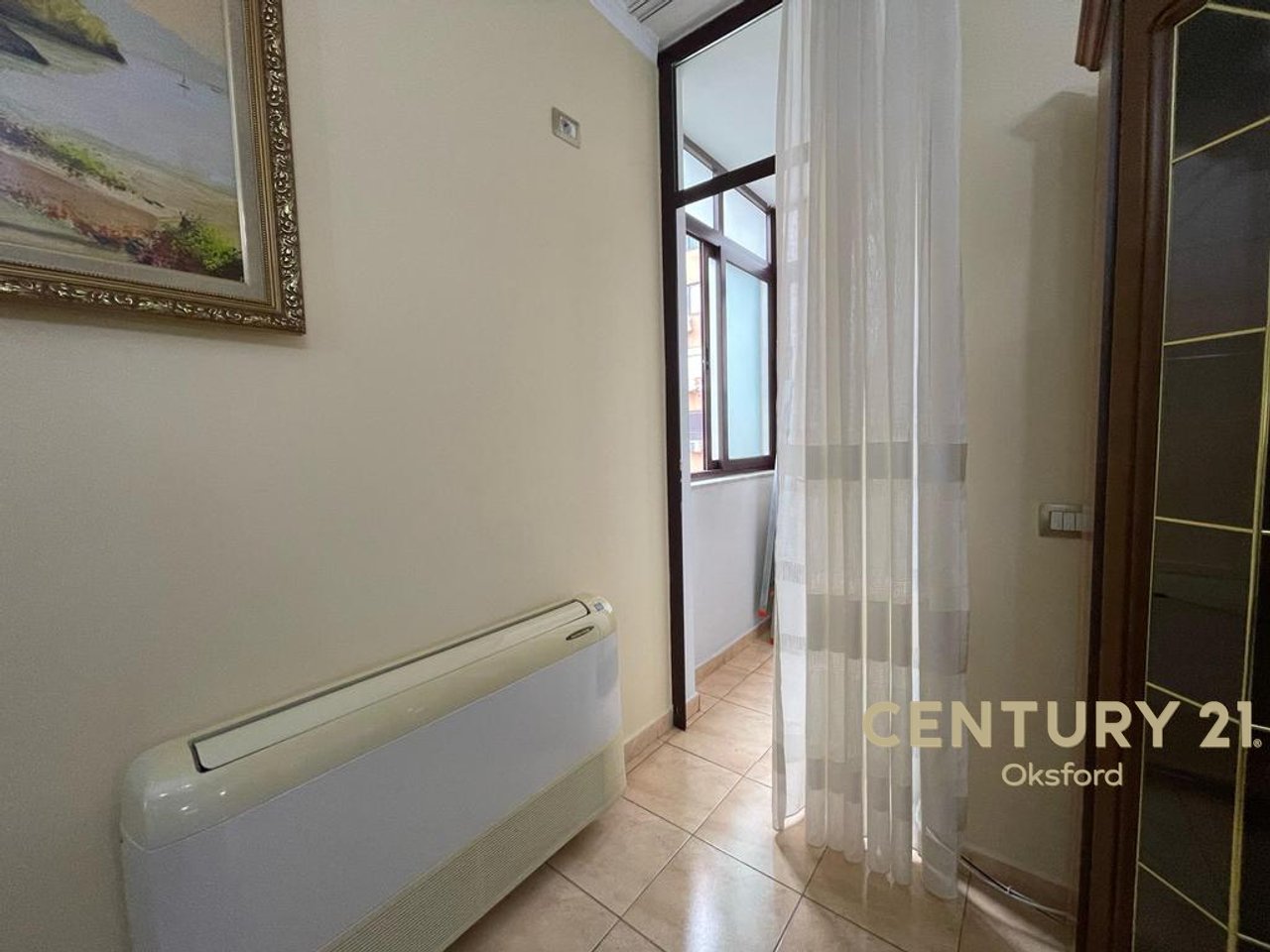 WILLSON SQUARE, APPARTAMENTO 2+1 IN AFFITTO