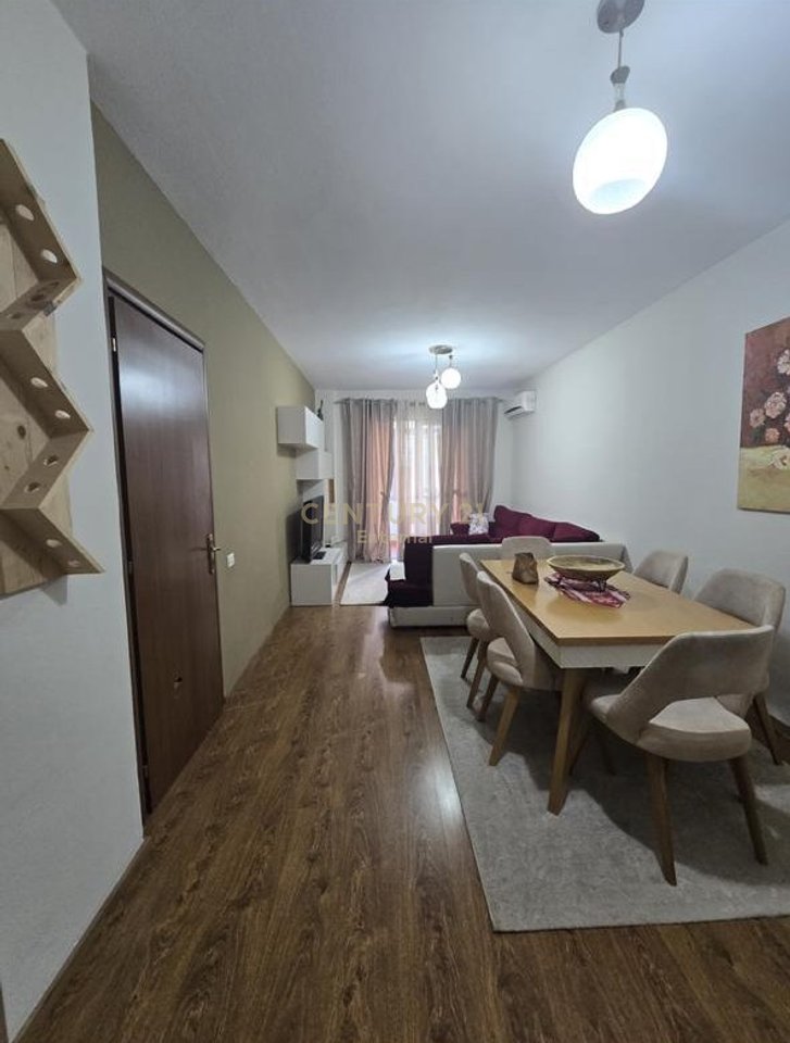 Apartament 2+1 për Qira në Fresk