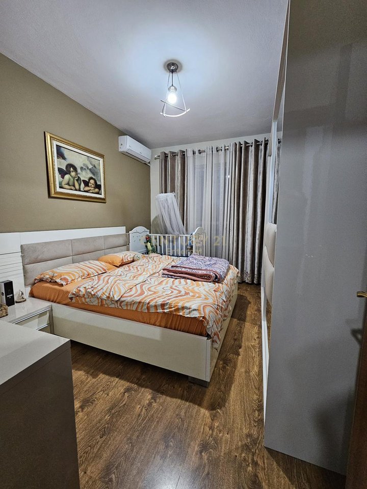 Apartament 2+1 për Qira në Fresk