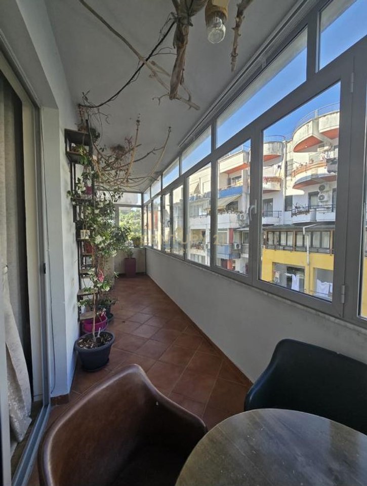 Apartament 2+1 për Qira në Fresk