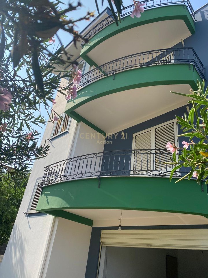 🏡 Në Shitje – Vilë në Zonën e Shkozës, Tiranë