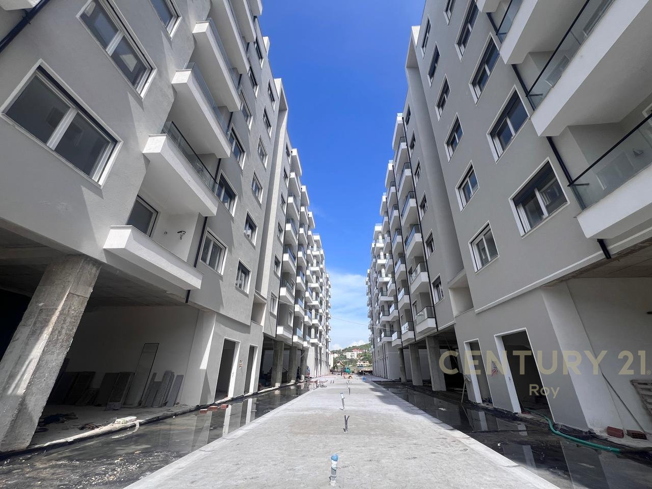Shitet ambient komercial, tek VM Residence ne Golem!