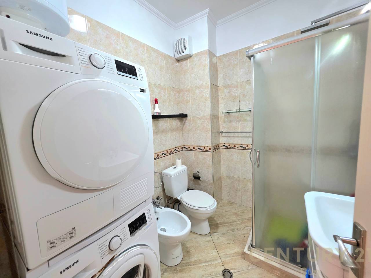 APARTAMENT 2+1+2 PER SHITJE PRANE KOPSHTIT ZOOLOGJIK