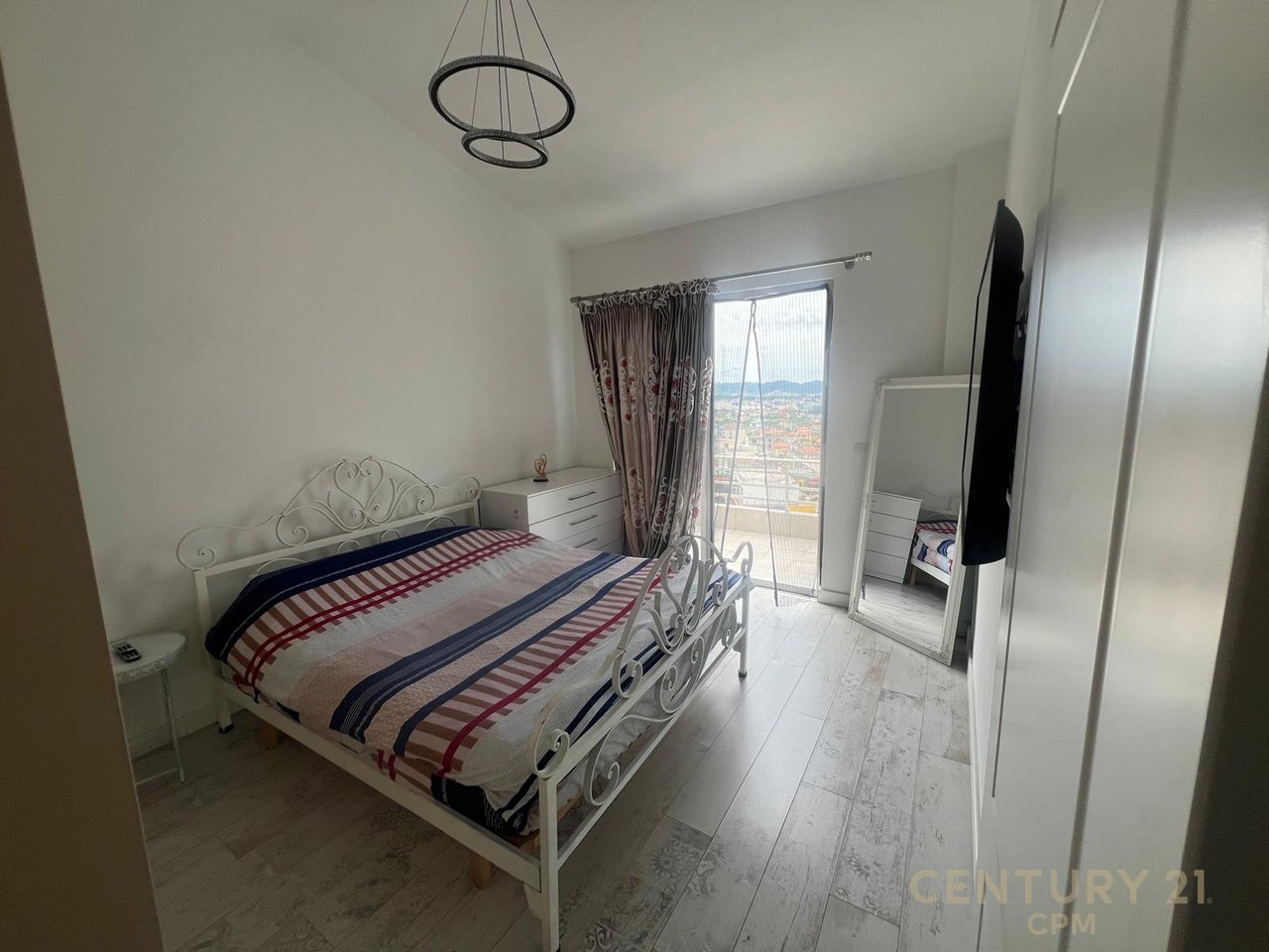 Shitet Apartament 1+1 + Verand tek Fresku!