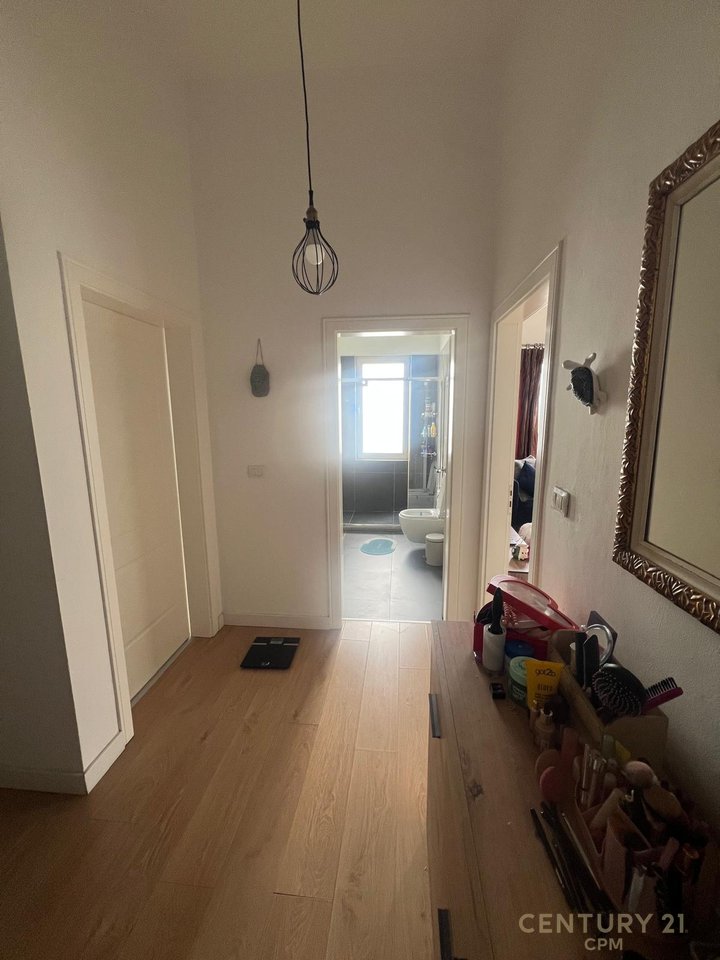 Shitet Apartament 1+1 + Verand tek Fresku!