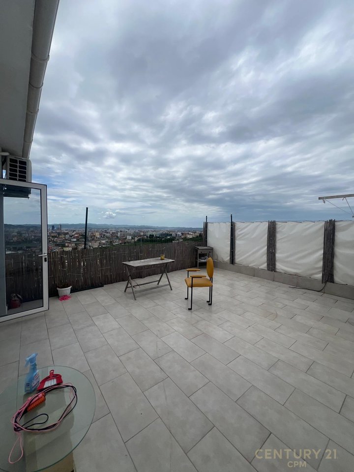 Shitet Apartament 1+1 + Verand tek Fresku!