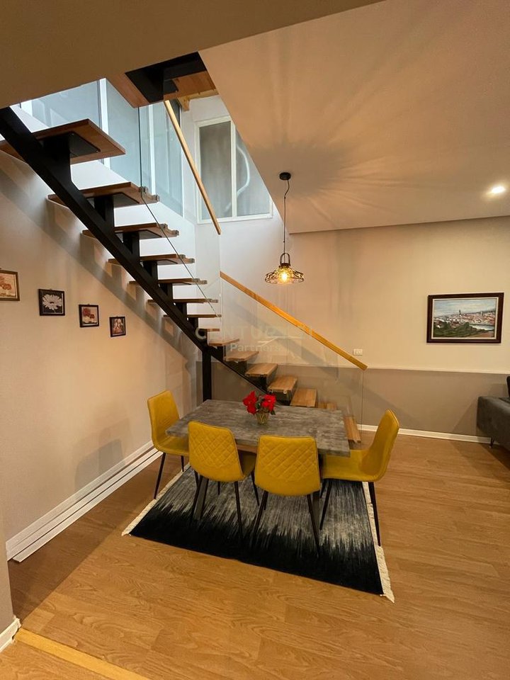 🏢 SHESIM APARTAMENT 2+1 + POST PARKIMI TEK GOLDEN PARK, RRUGA E KAVAJËS, TIRANË.
BLERJE ME KREDI!