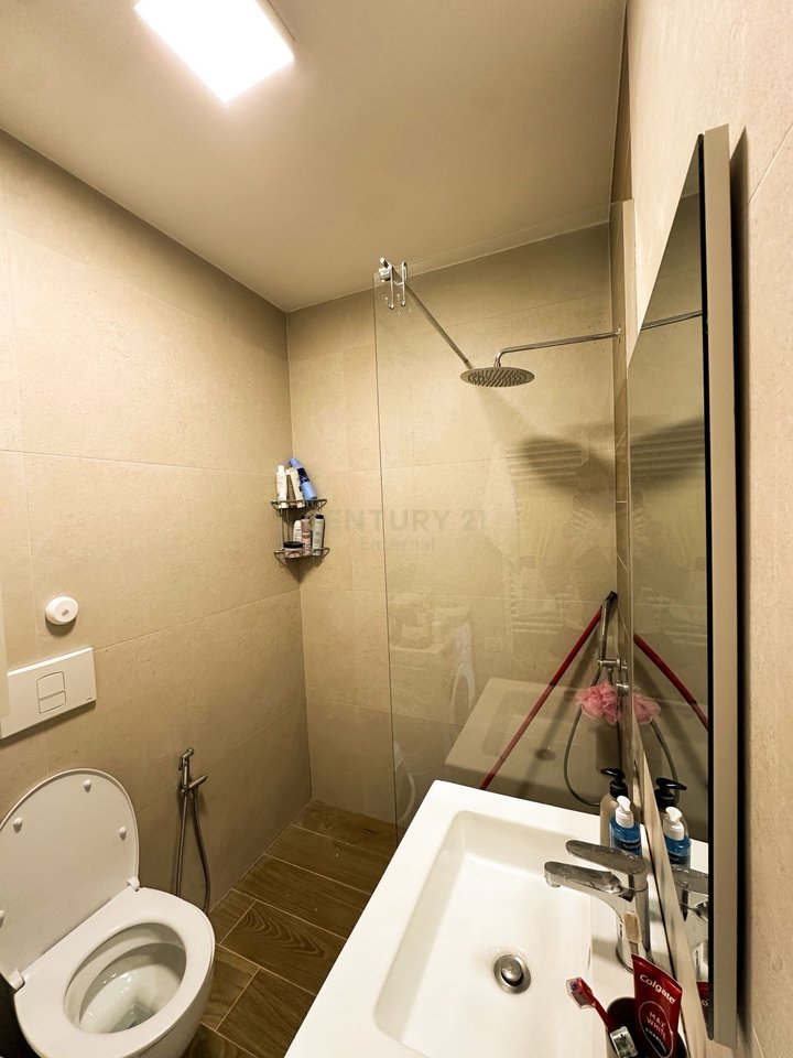 Kompleksi Grand, Tregu Elektrik - Shitet 1+1 59m2 + 10m2 Verande