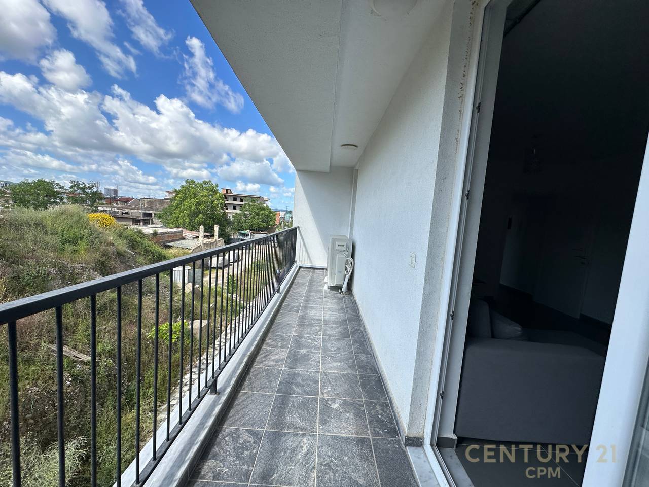 Apartament 2+1 Me Qira Rruga 5 Maji