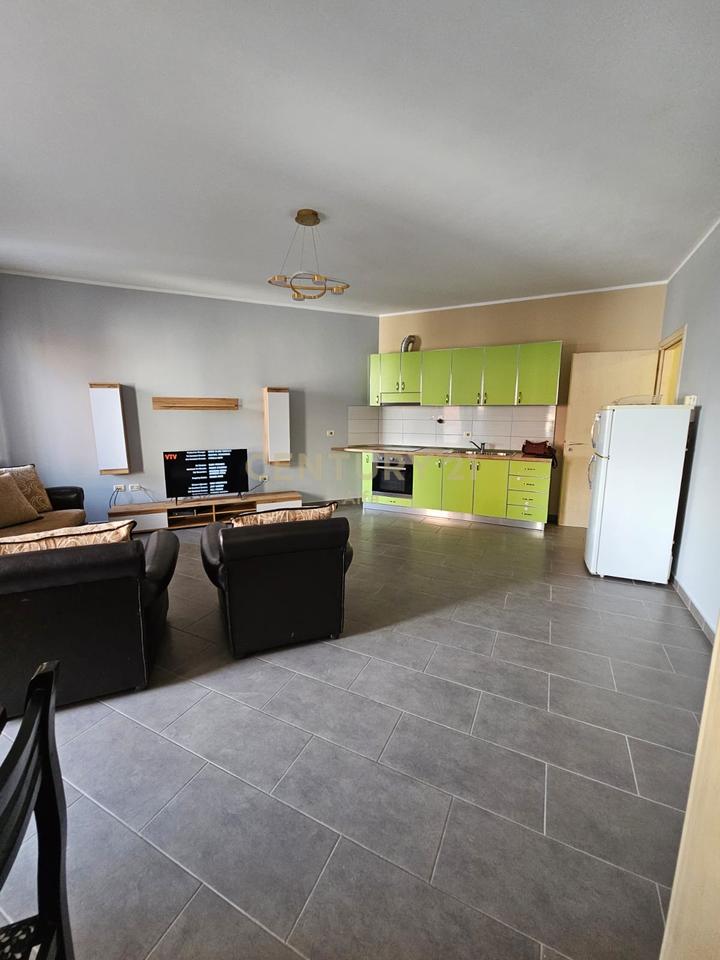 Apartament 1+1 per Qira , rruga Peti