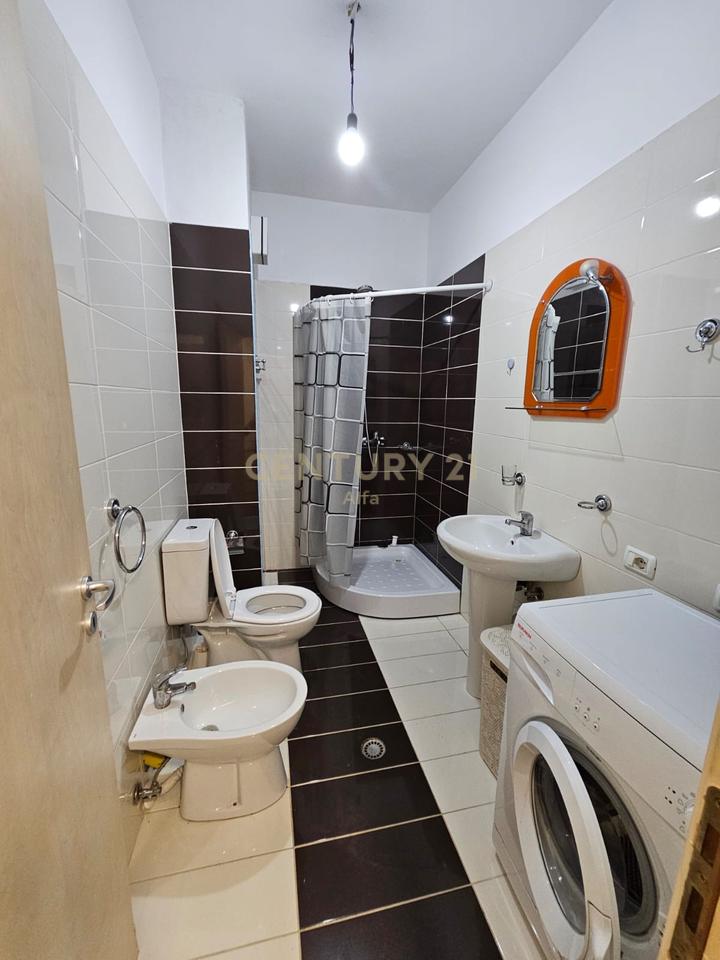 Apartament 1+1 per Qira , rruga Peti