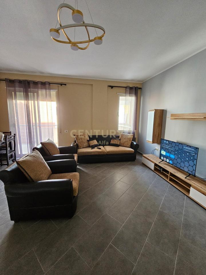 Apartament 1+1 per Qira , rruga Peti
