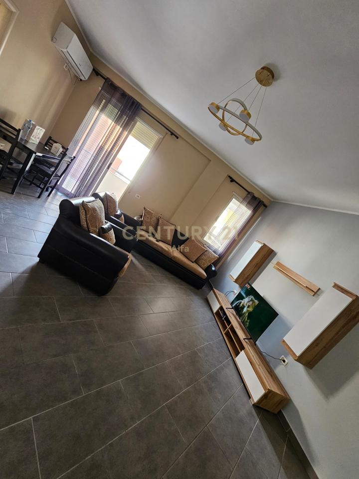 Apartament 1+1 per Qira , rruga Peti
