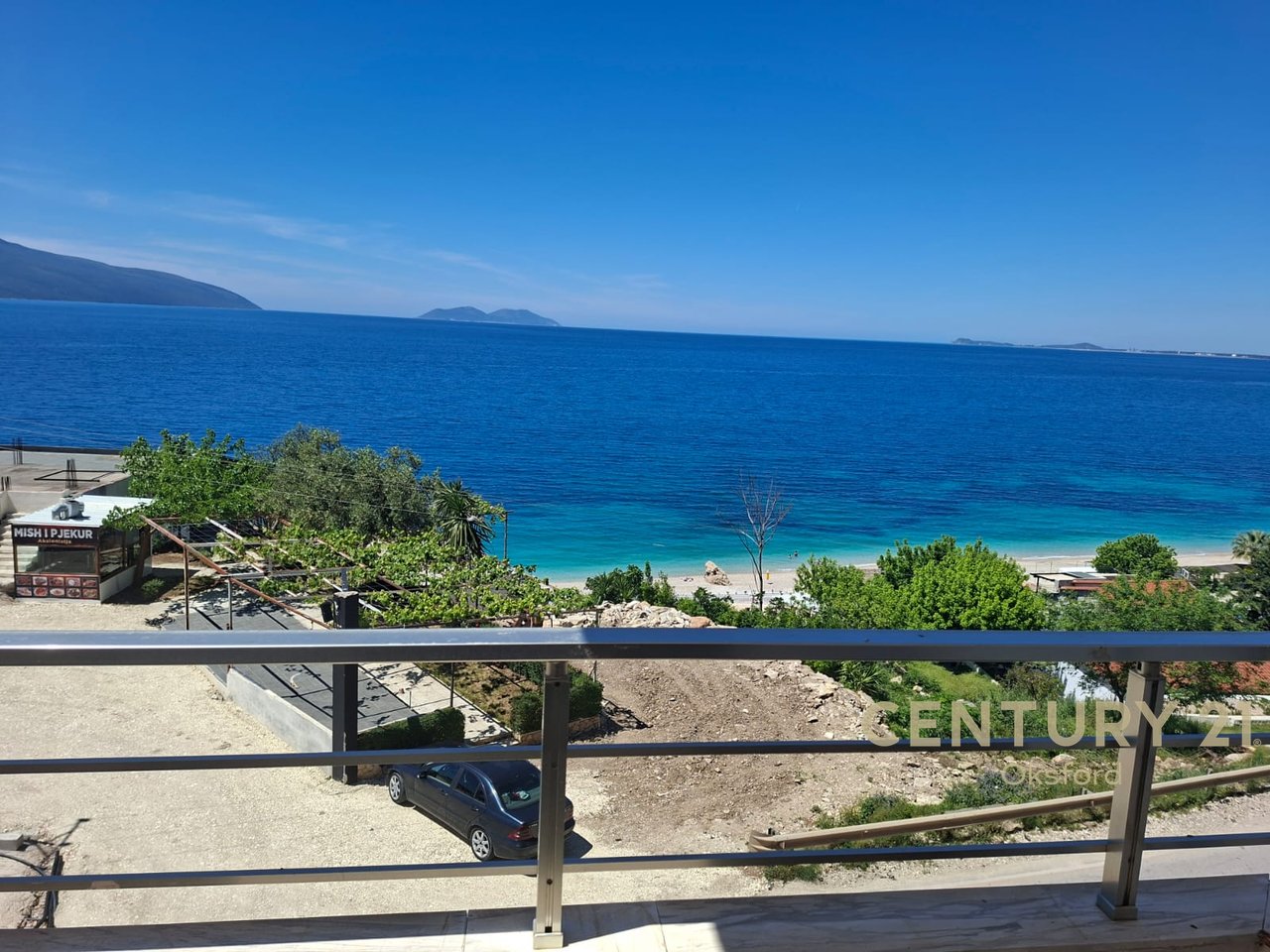 SHITET GARSONIERE NË VLORË, JONUFËR