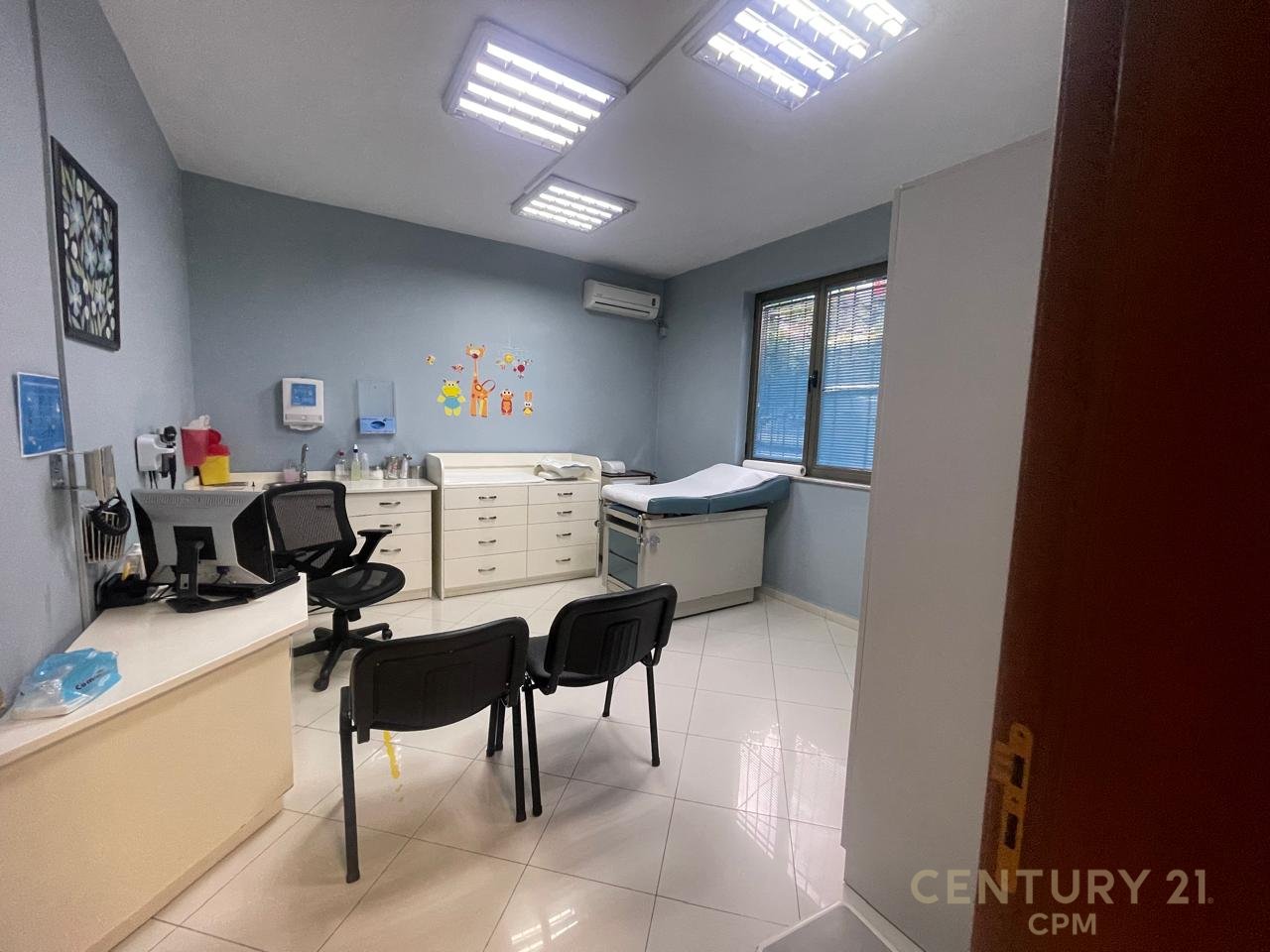 For rent, The Red School, New Bazaar