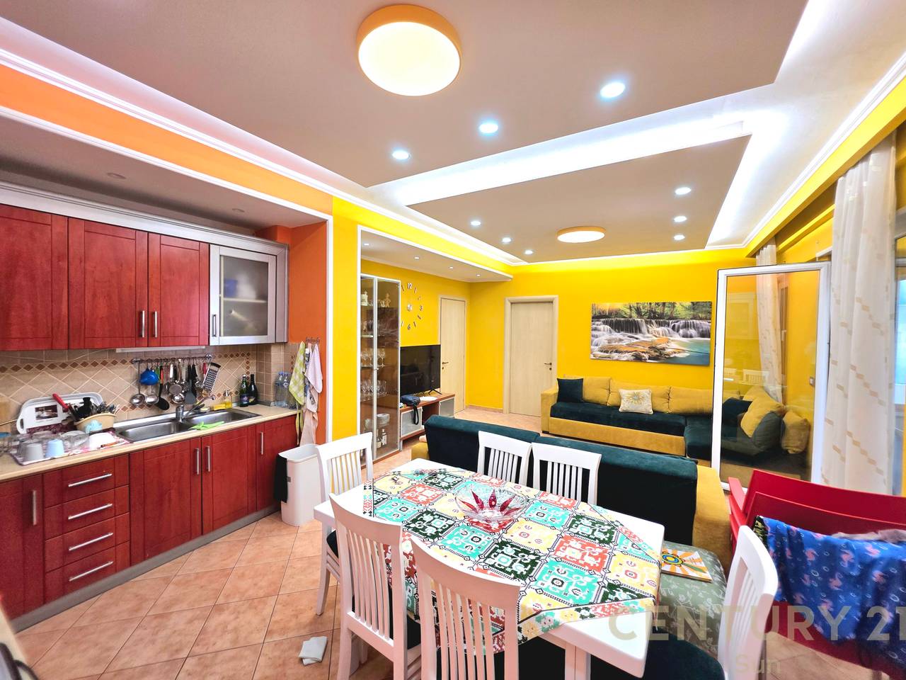 SHITET APARTAMENT 2+1+2 NE MALIN E ROBIT