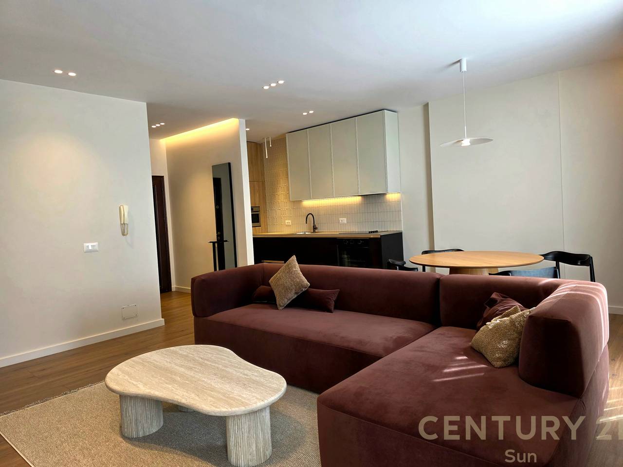 APARTAMENT 2+1+PARKIM PËR QIRA NË KOMUNËN E PARISIT