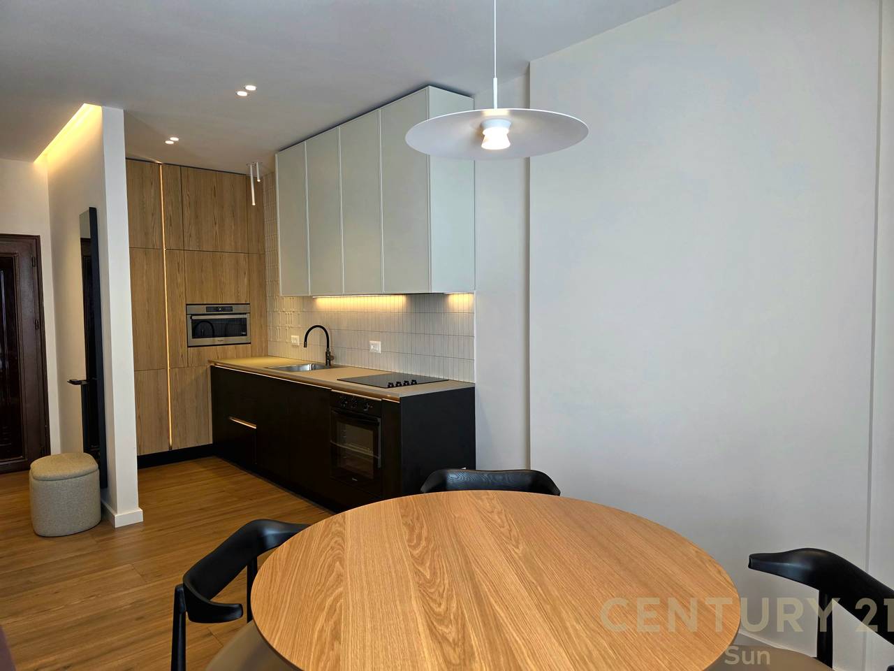APARTAMENT 2+1+PARKIM PËR QIRA NË KOMUNËN E PARISIT