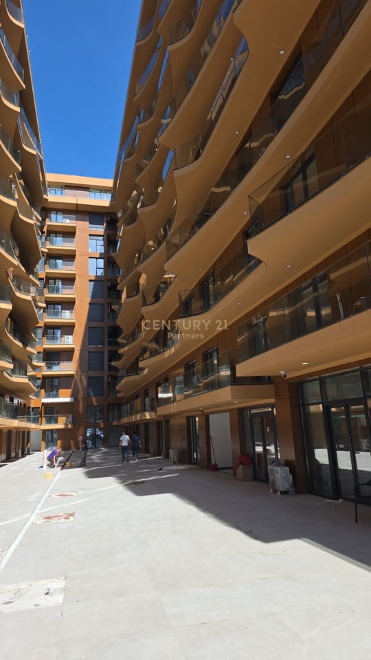 SHITET APARTAMENT 1+1 TE REZIDENCA ROYAL, SHËNGJIN | VIJË E PARË ME DETIN