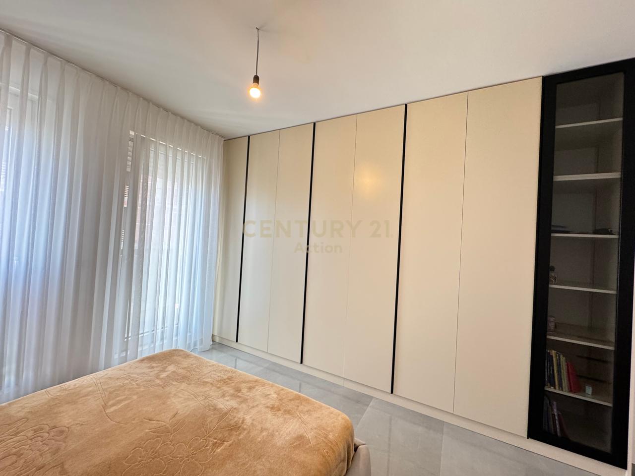 JEPET ME QIRA APARTAMENT MODERN 1+1 TEK FOLEJA E GJELBER,RING CENTER!