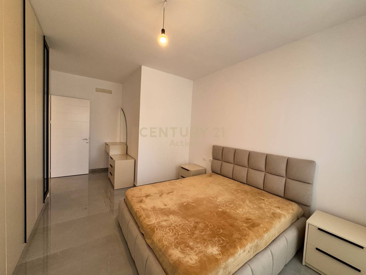 JEPET ME QIRA APARTAMENT MODERN 1+1 TEK FOLEJA E GJELBER,RING CENTER!