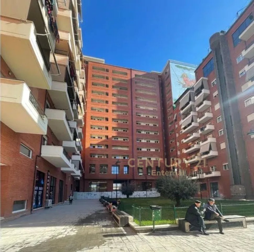 Apartament 2+1 per shijte te Golden park