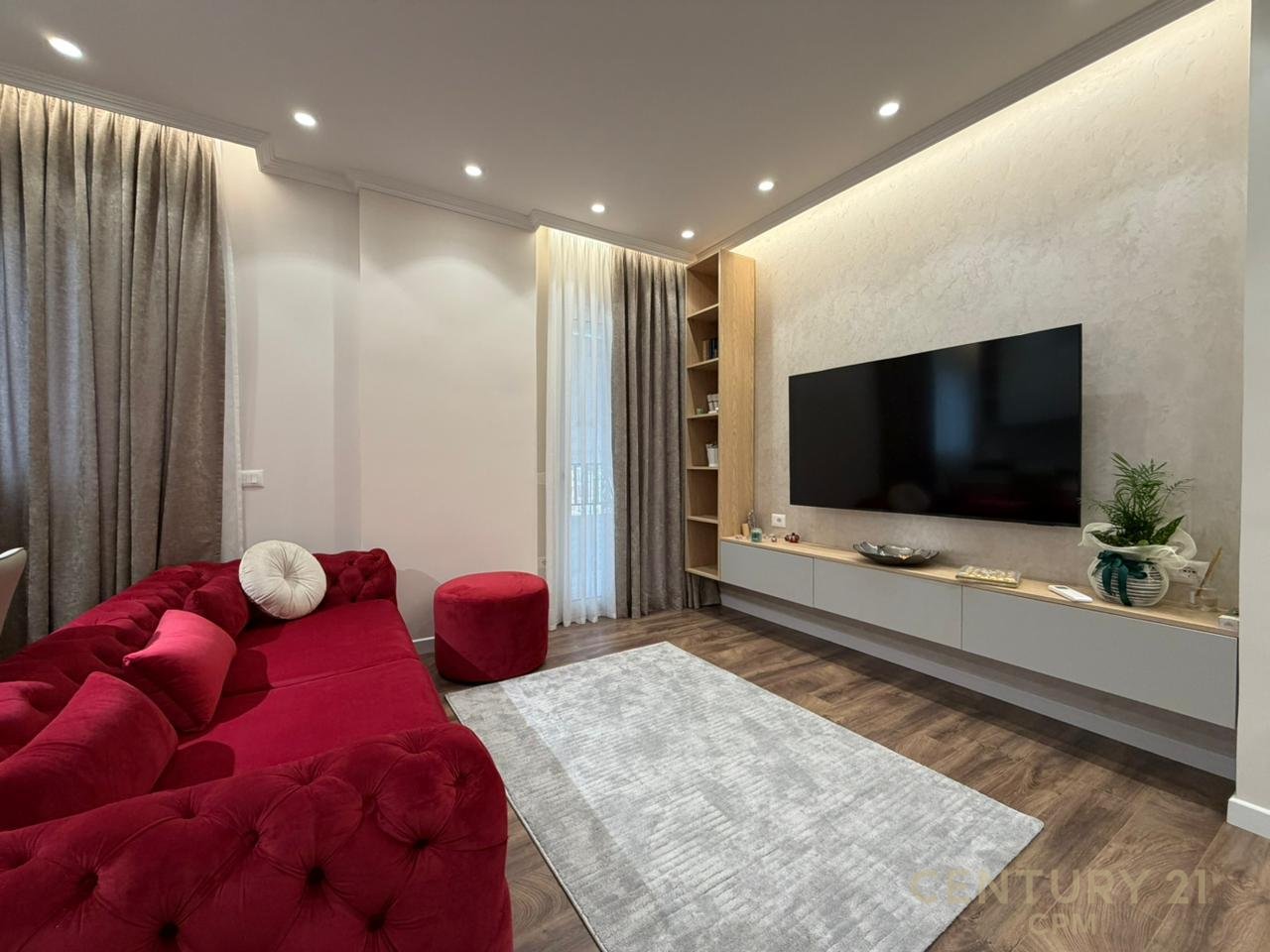 Apartament 1+1+Post Parkimi ne shitje Tek Pazari i Ri