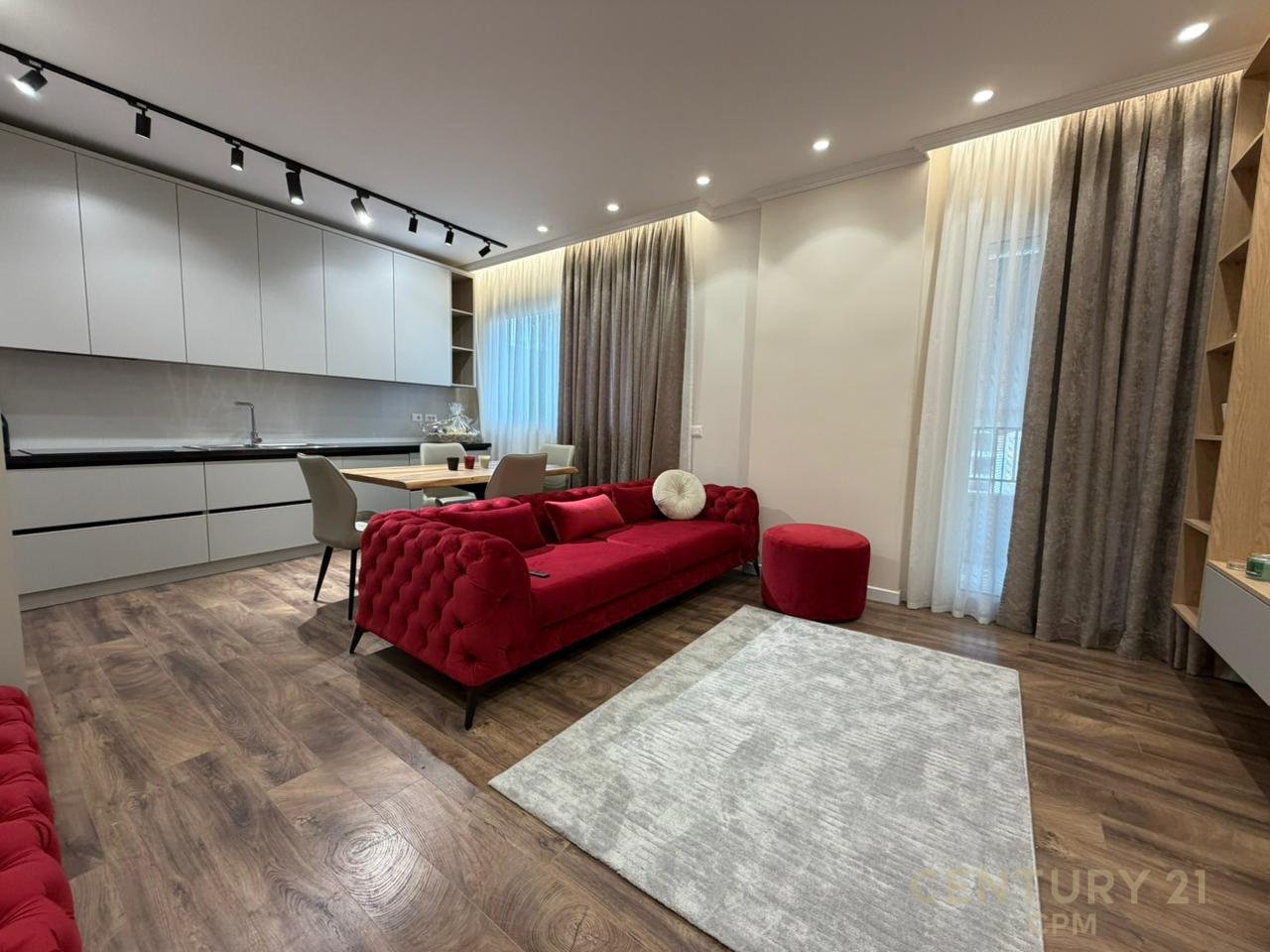 Apartament 1+1+Post Parkimi ne shitje Tek Pazari i Ri