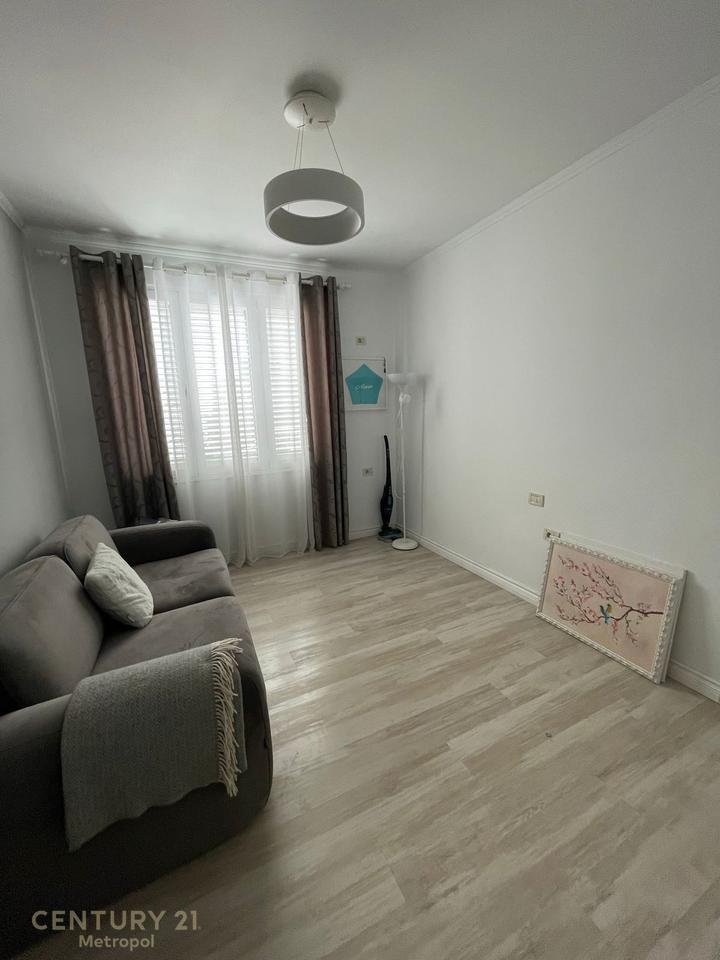 MYSLYM SHYR, APARTAMENT 2+1 PER QIRA!