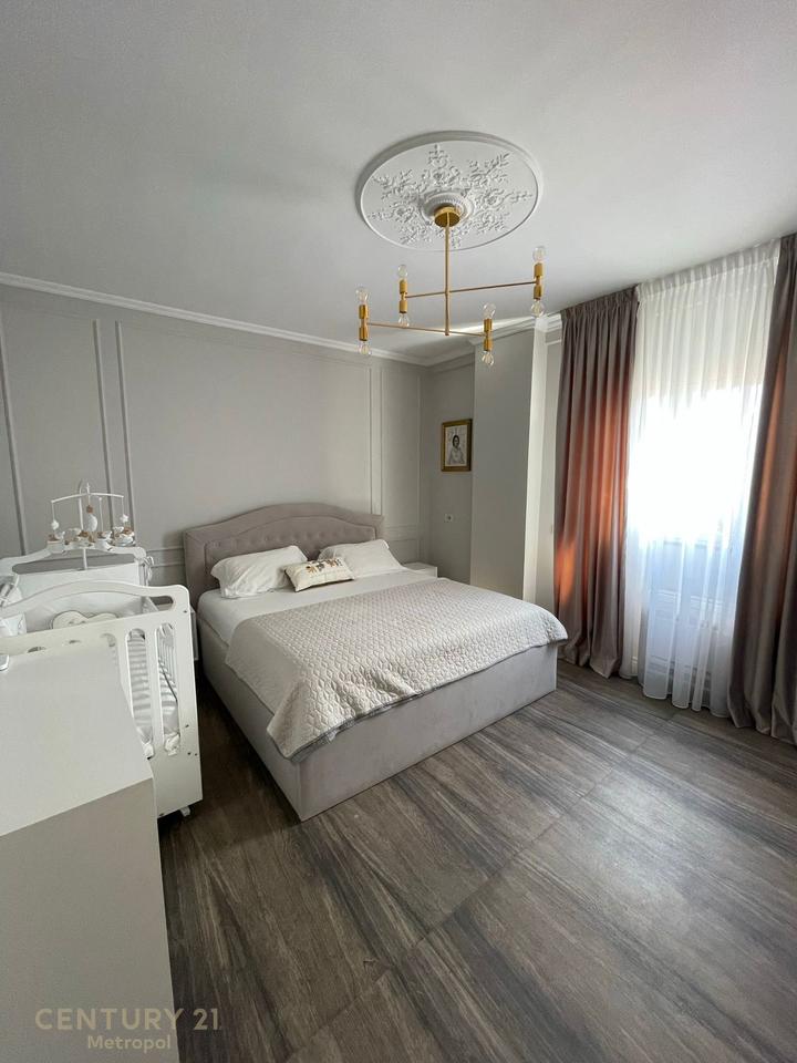 MYSLYM SHYR, APARTAMENT 2+1 PER QIRA!