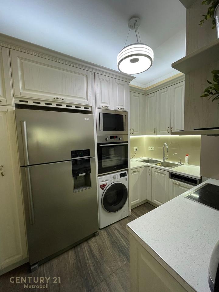 MYSLYM SHYR, APARTAMENT 2+1 PER QIRA!