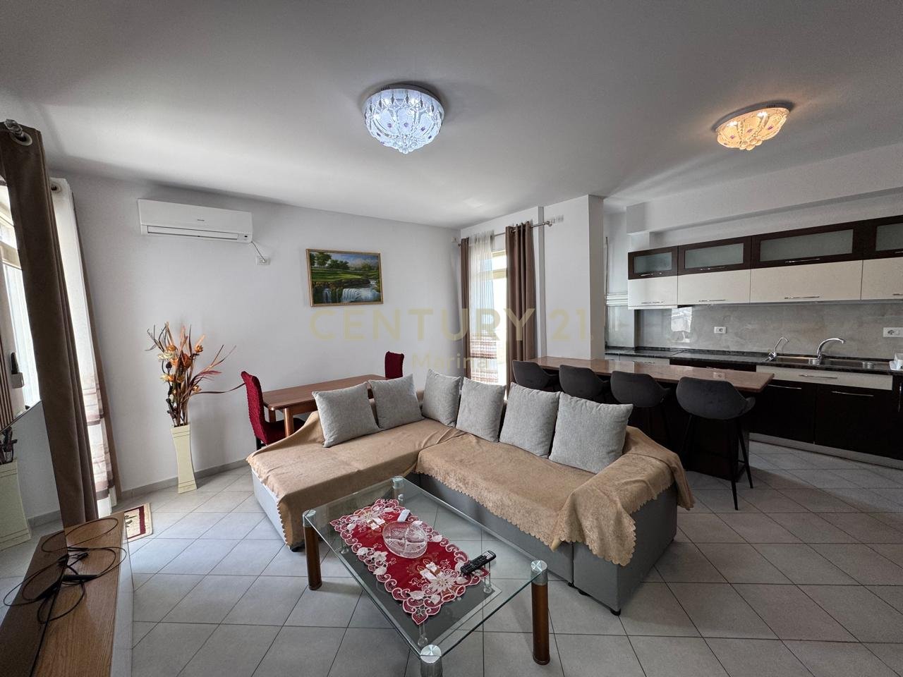 APARTAMENT 2+1+2 PER QERA,PRANE GAMA MARKET!