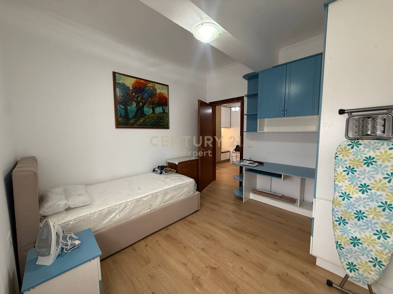 APARTMENT 2+1 GARAGE FOR RENT ON KONGRESI I MANASTIRIT STREET!