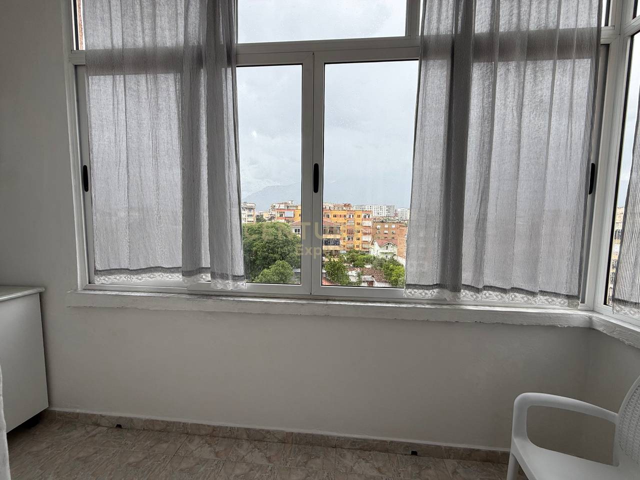 APARTMENT 2+1 GARAGE FOR RENT ON KONGRESI I MANASTIRIT STREET!