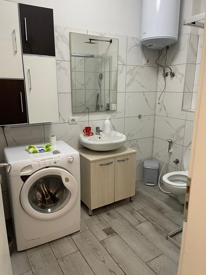 Apartament 1+1 Me Qira te  Medreseja